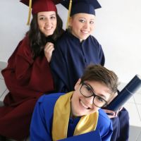 akademska diplomantska studentska toga kapa stola za promociju akademska diplomantska studentska toga kapa stola za promociju