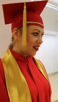 akademska diplomantska studentska toga kapa stola za promociju akademska diplomantska studentska toga kapa stola za promociju